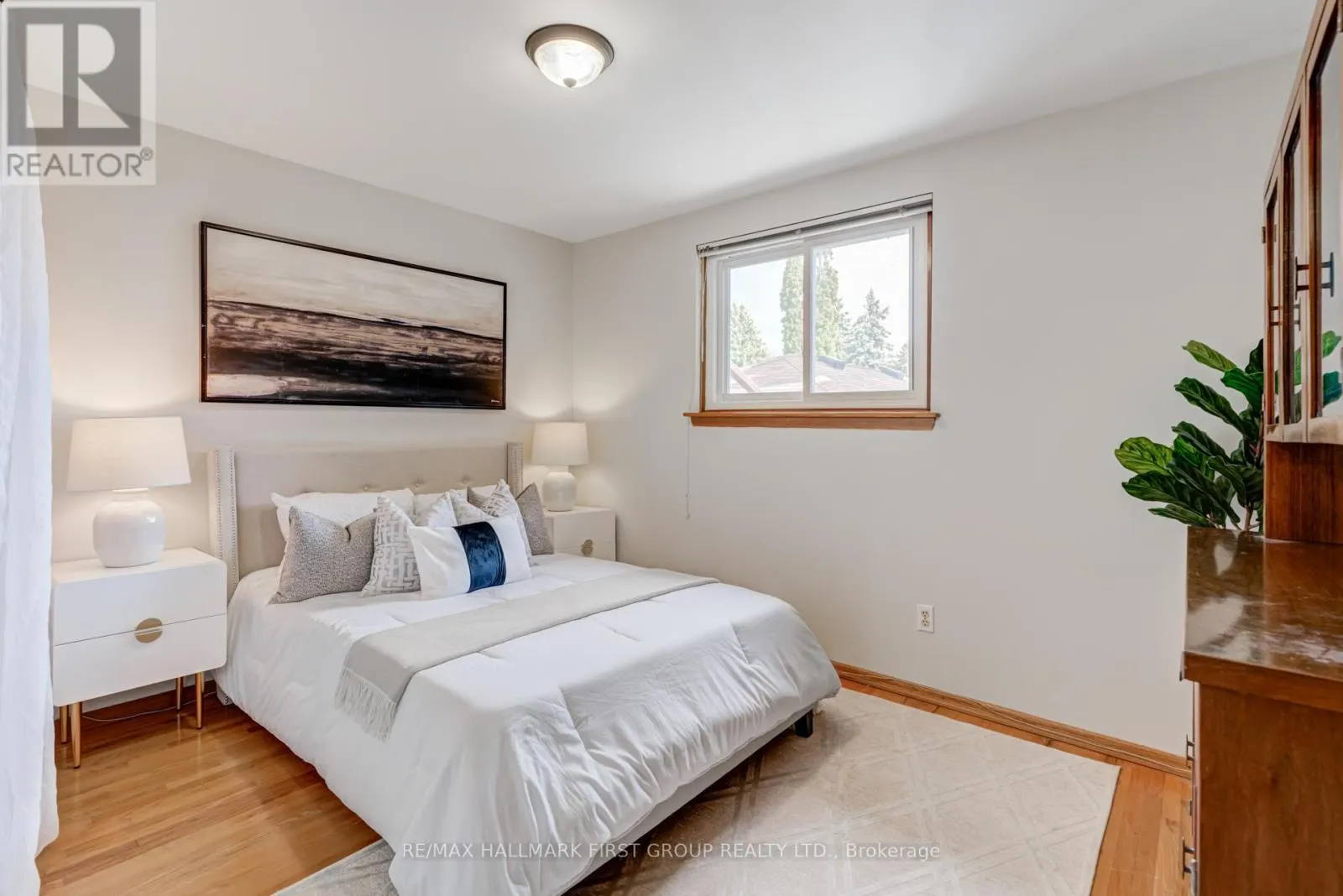 215 GUELPH STREET