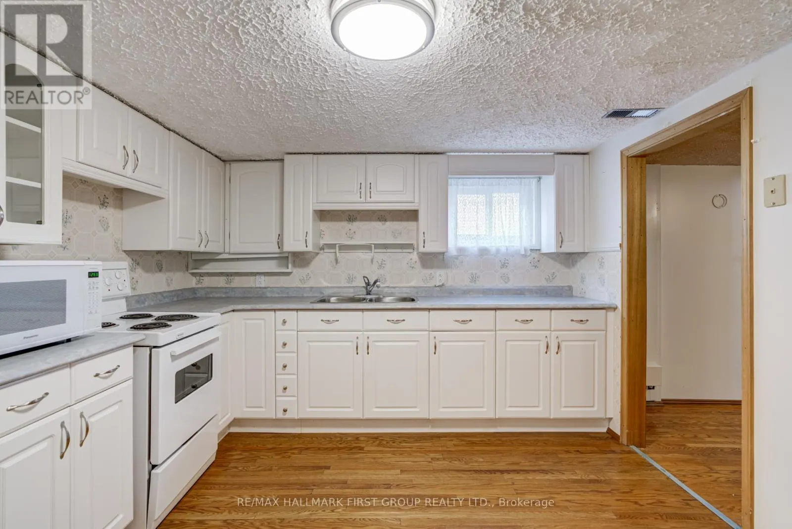 215 GUELPH STREET