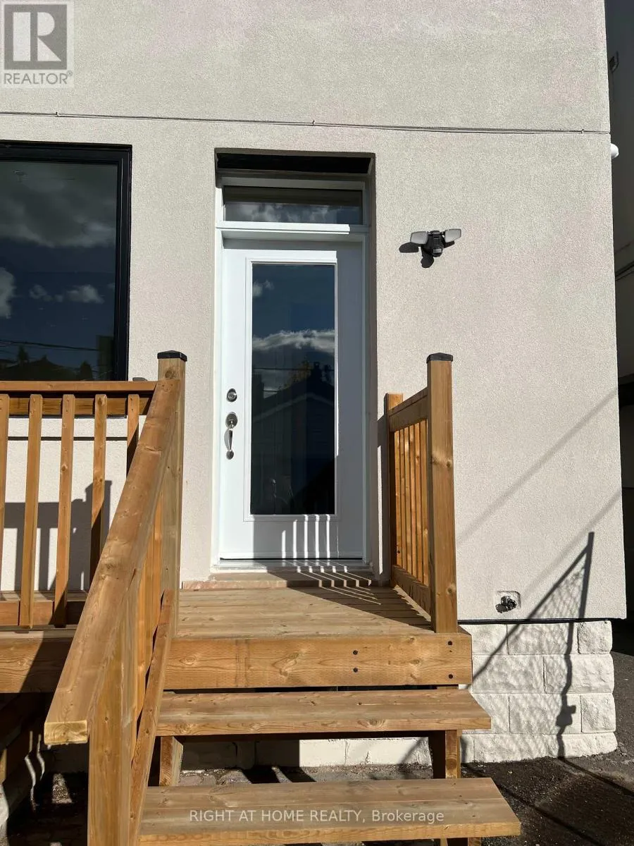 2 - 32 CADORNA AVENUE