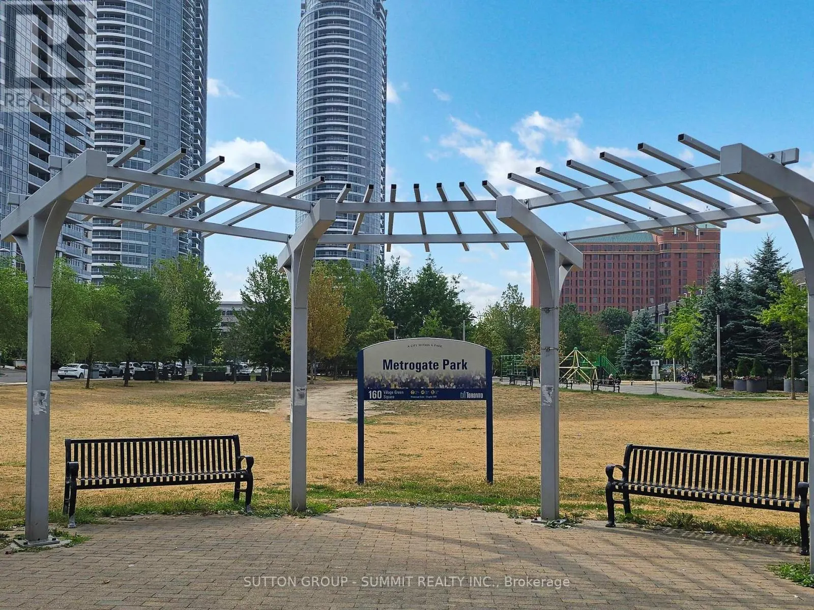 1717 - 275 VILLAGE GREEN SQUARE