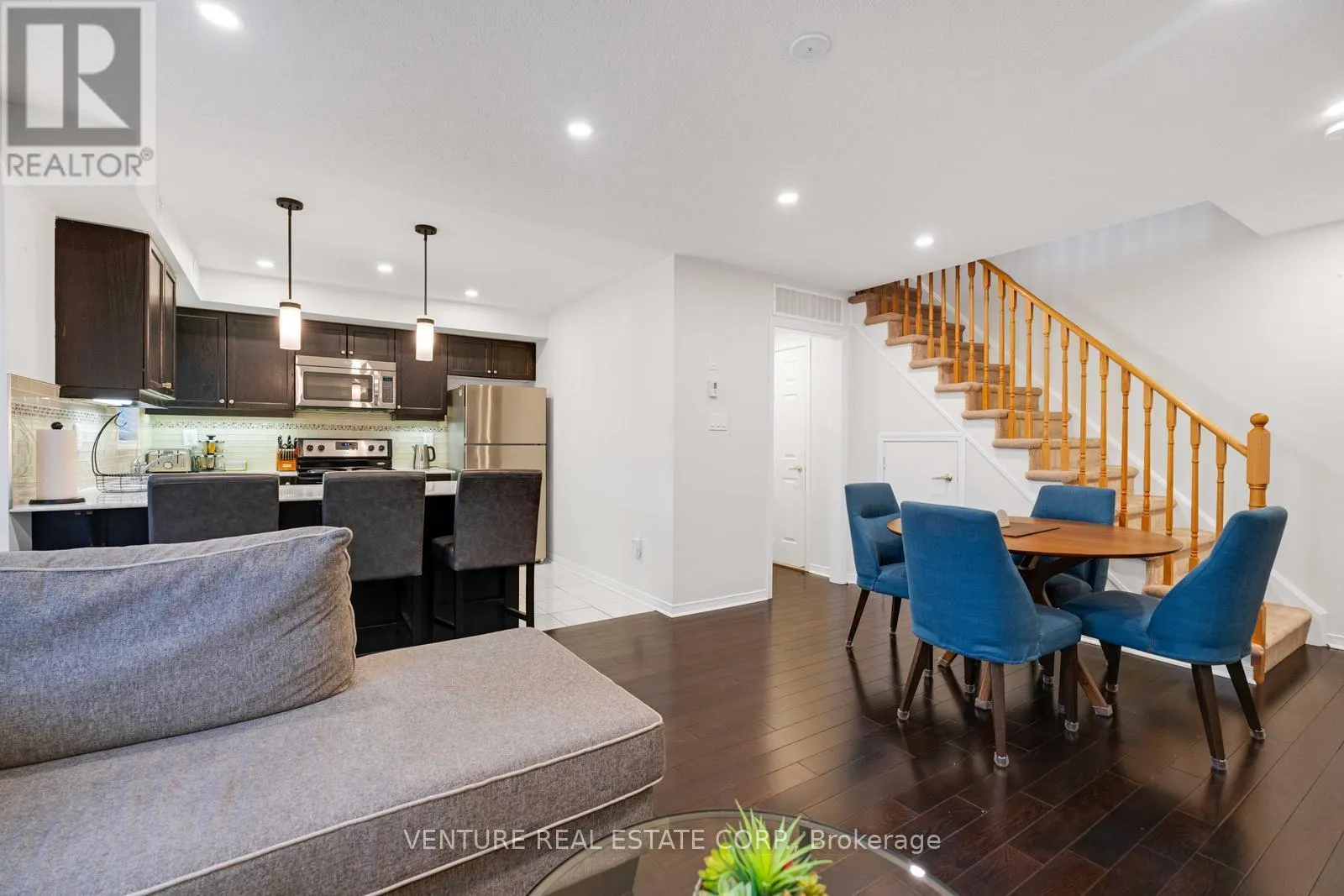 156 KINGSTON ROAD W