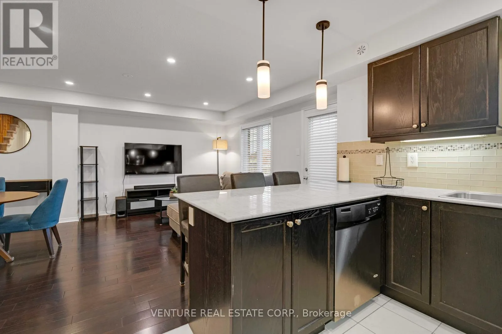 156 KINGSTON ROAD W