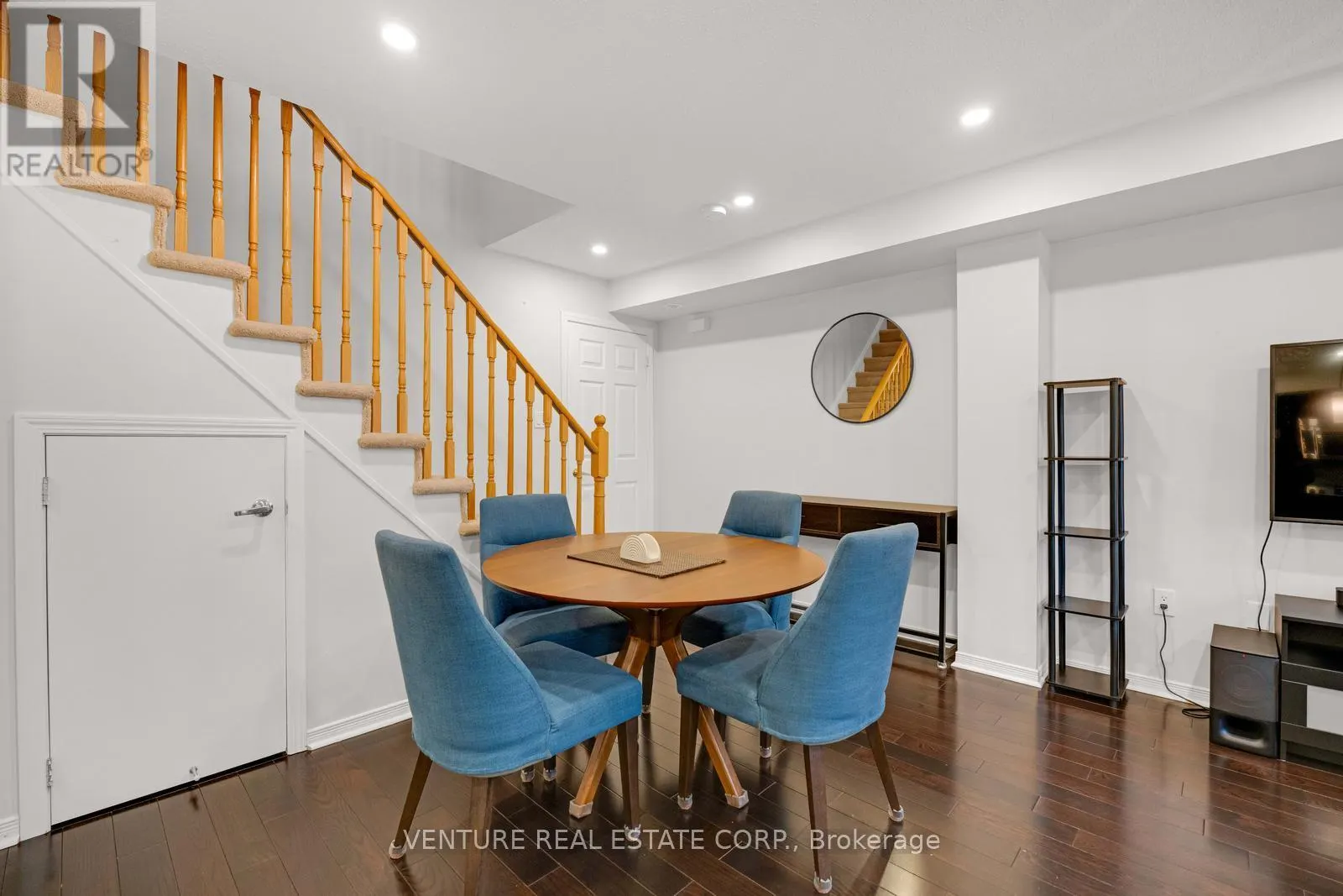 156 KINGSTON ROAD W