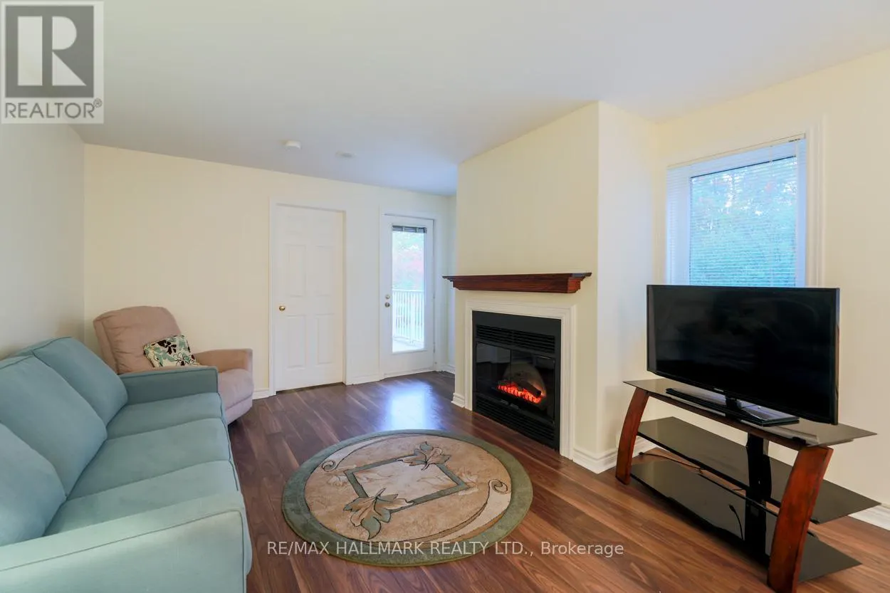201 - 193 LAKE DRIVEWAY DRIVE W