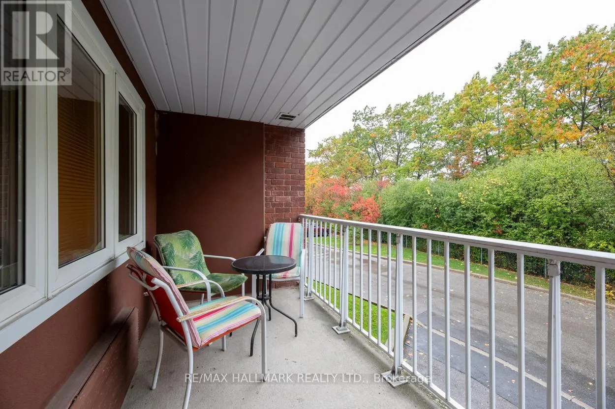 201 - 193 LAKE DRIVEWAY DRIVE W
