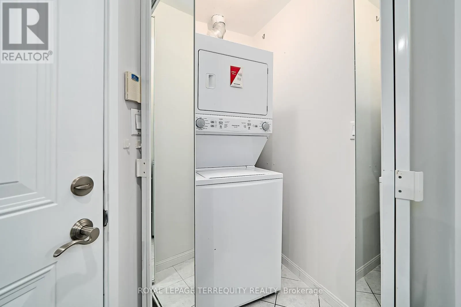 203 - 2365 QUEEN STREET E