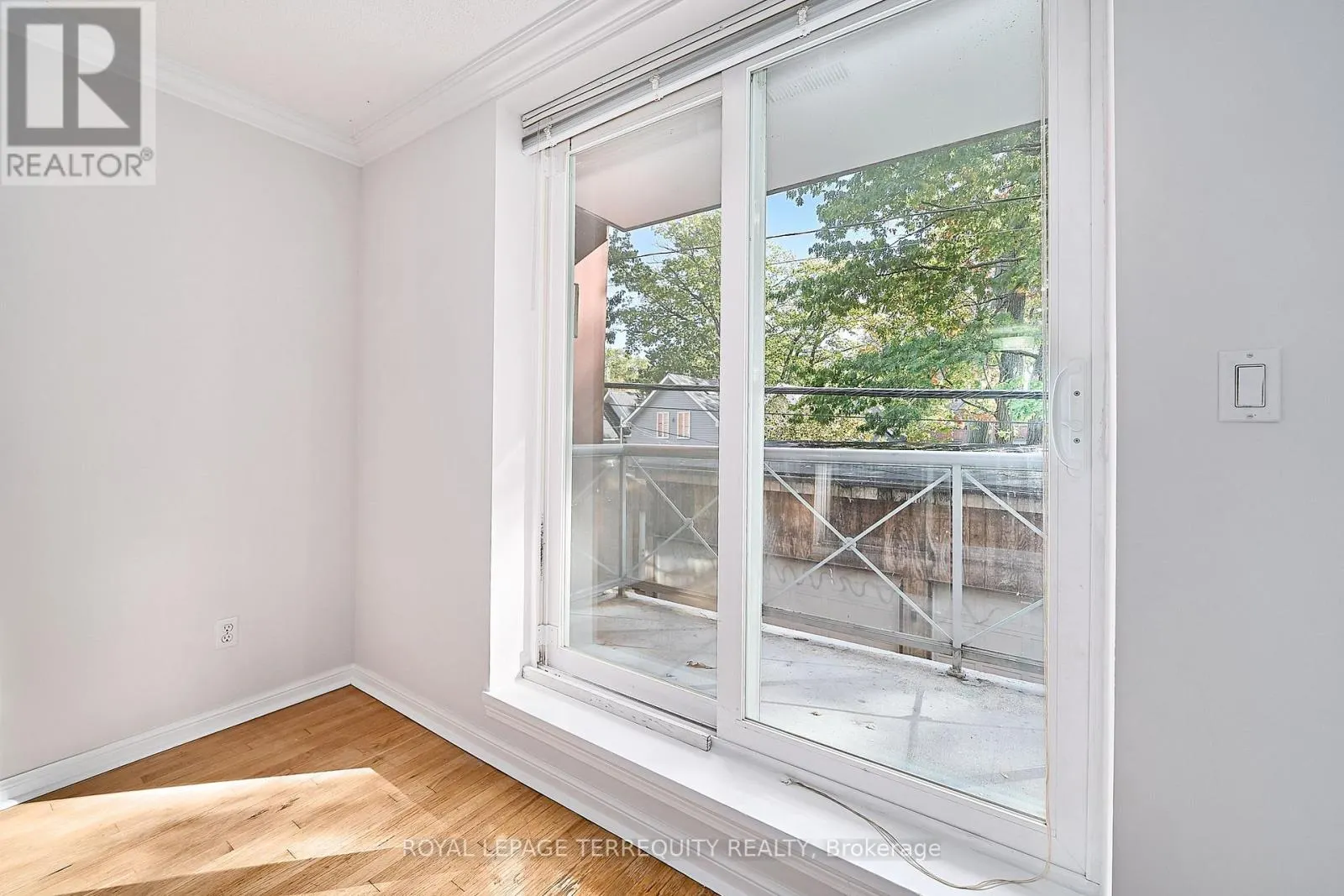 203 - 2365 QUEEN STREET E