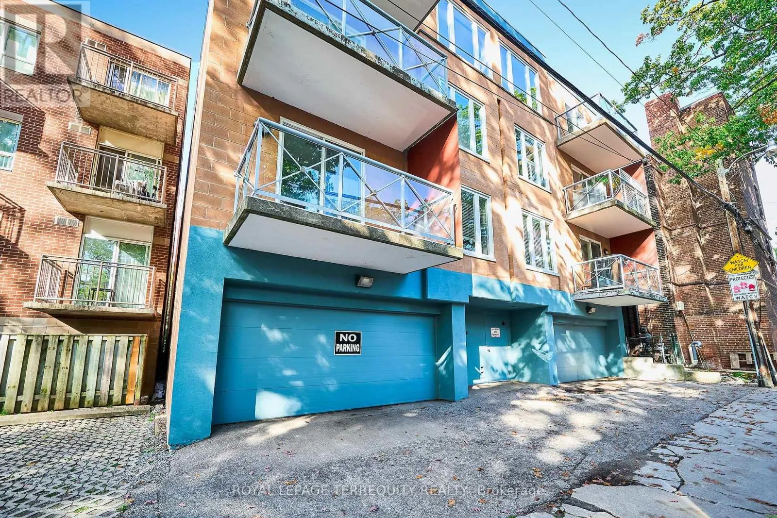 203 - 2365 QUEEN STREET E
