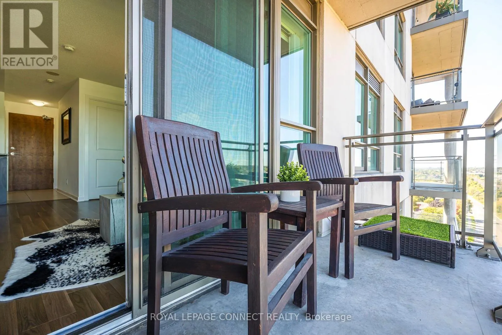 1204 - 1235 BAYLY STREET