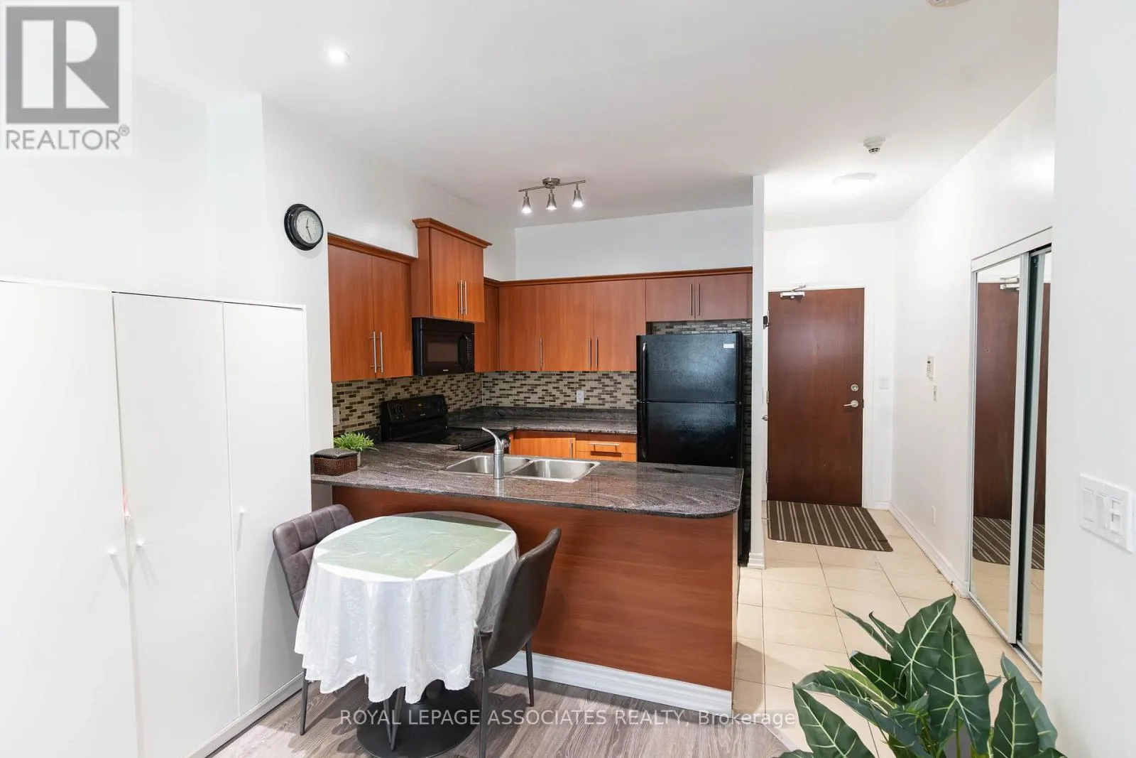 1K - 6 ROSEBANK DRIVE