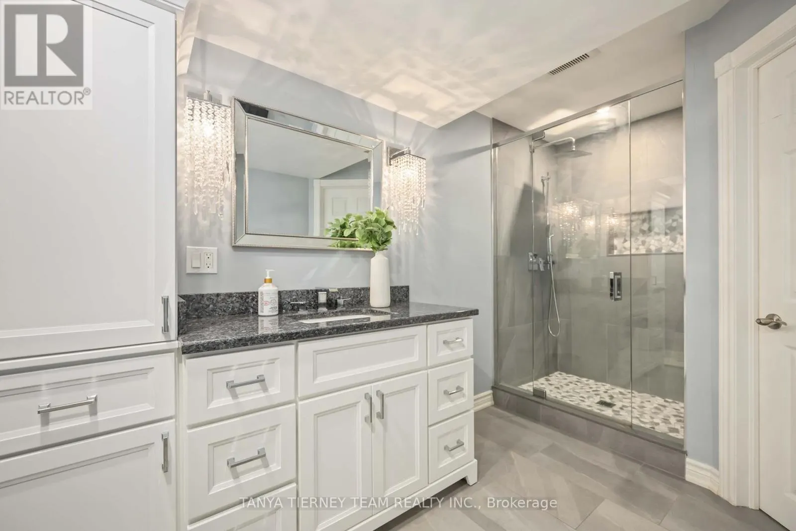 161 CARNWITH DRIVE W