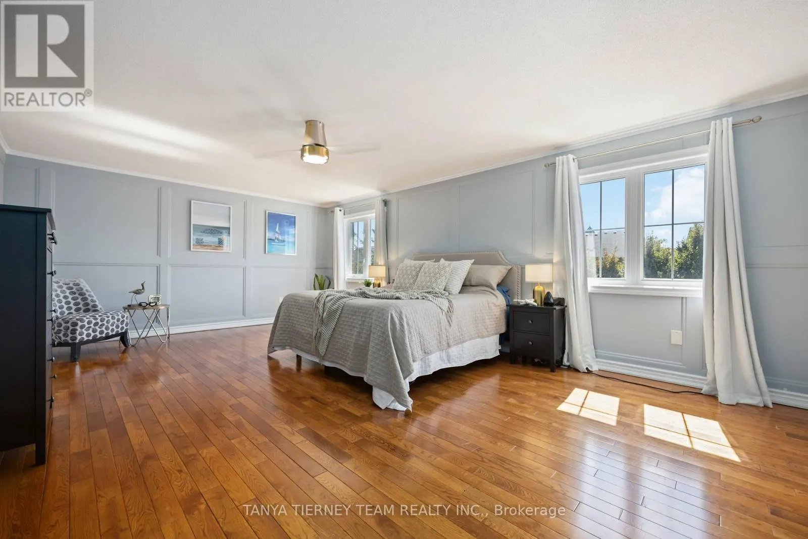 161 CARNWITH DRIVE W