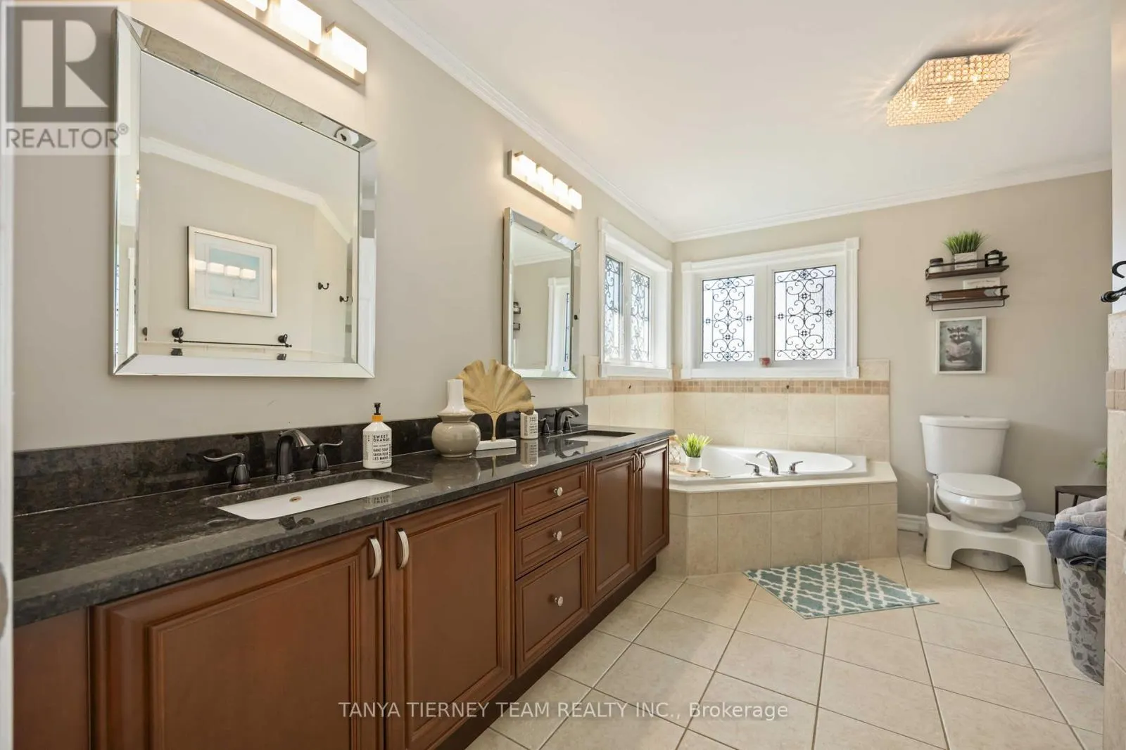 161 CARNWITH DRIVE W