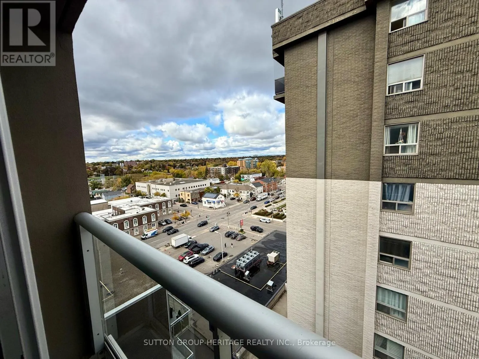 902 - 44 BOND STREET W