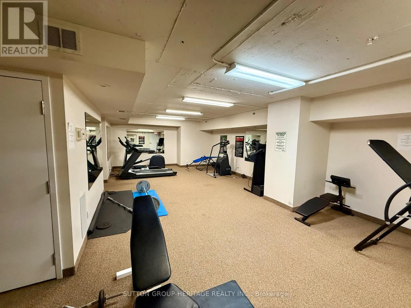 902 - 44 BOND STREET W