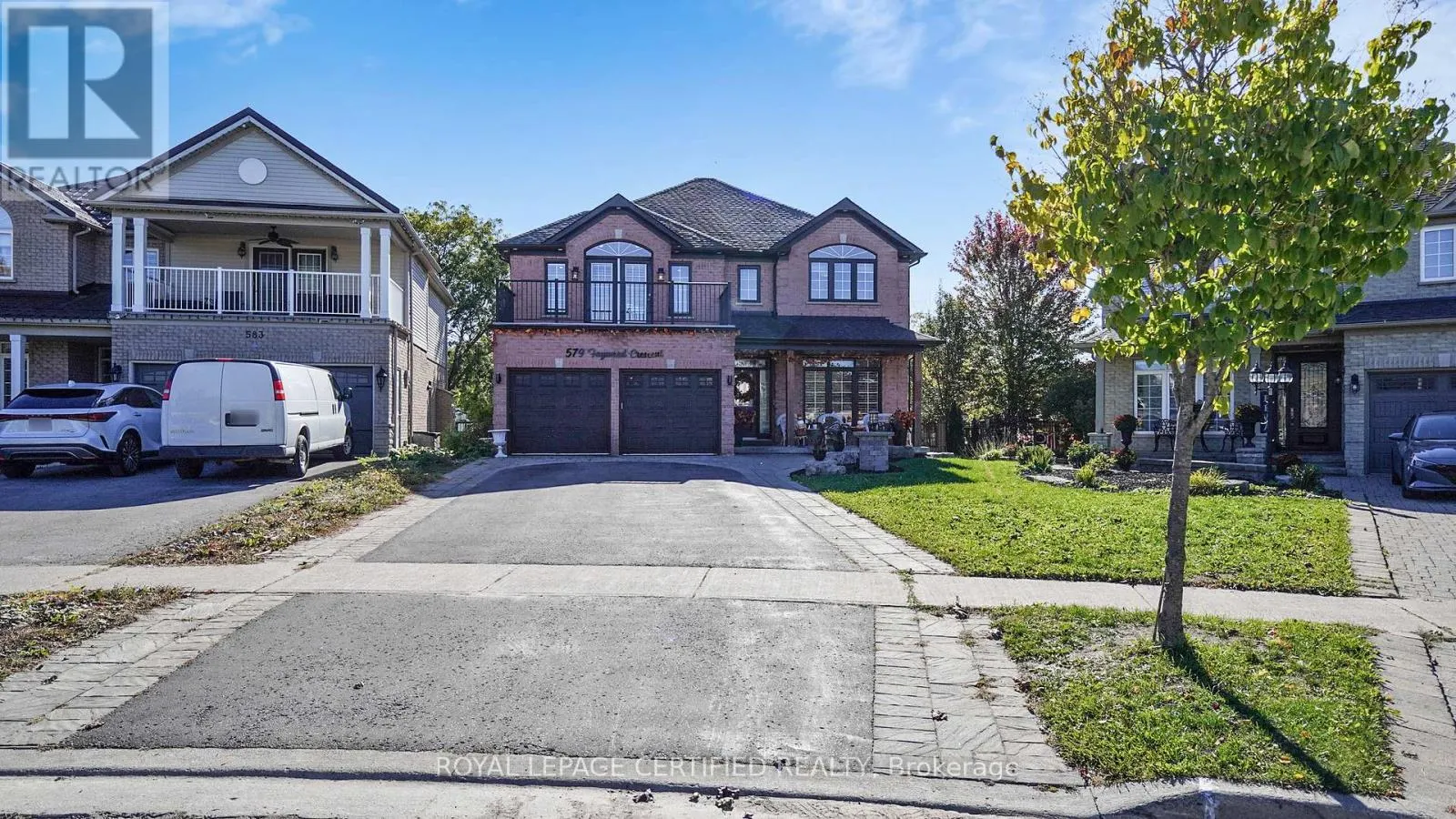 579 FAYWOOD CRESCENT