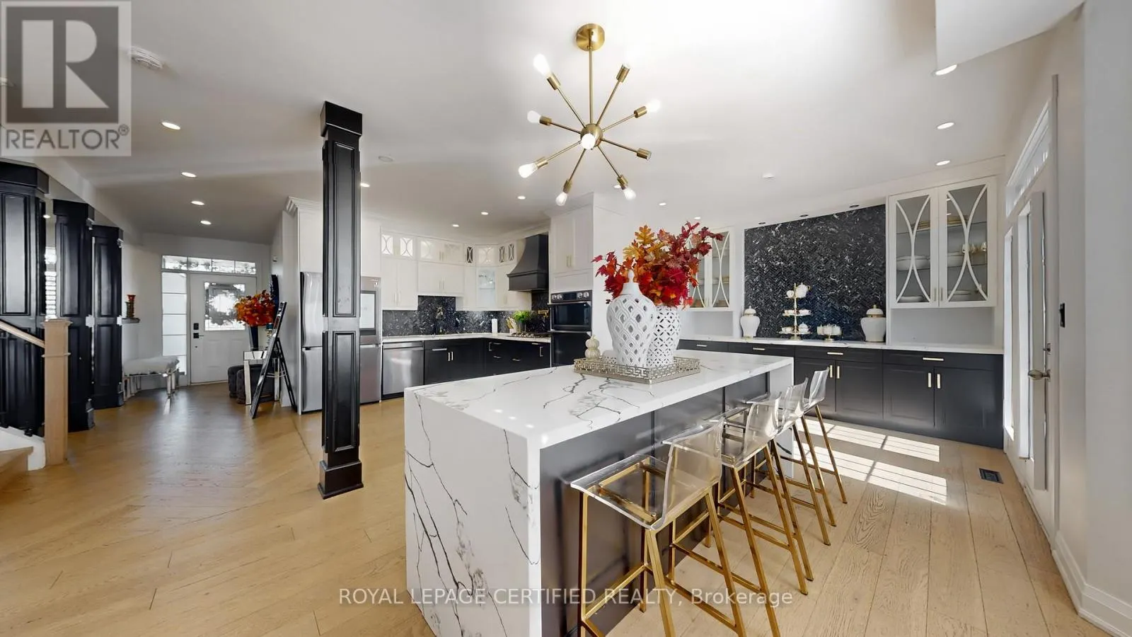 579 FAYWOOD CRESCENT