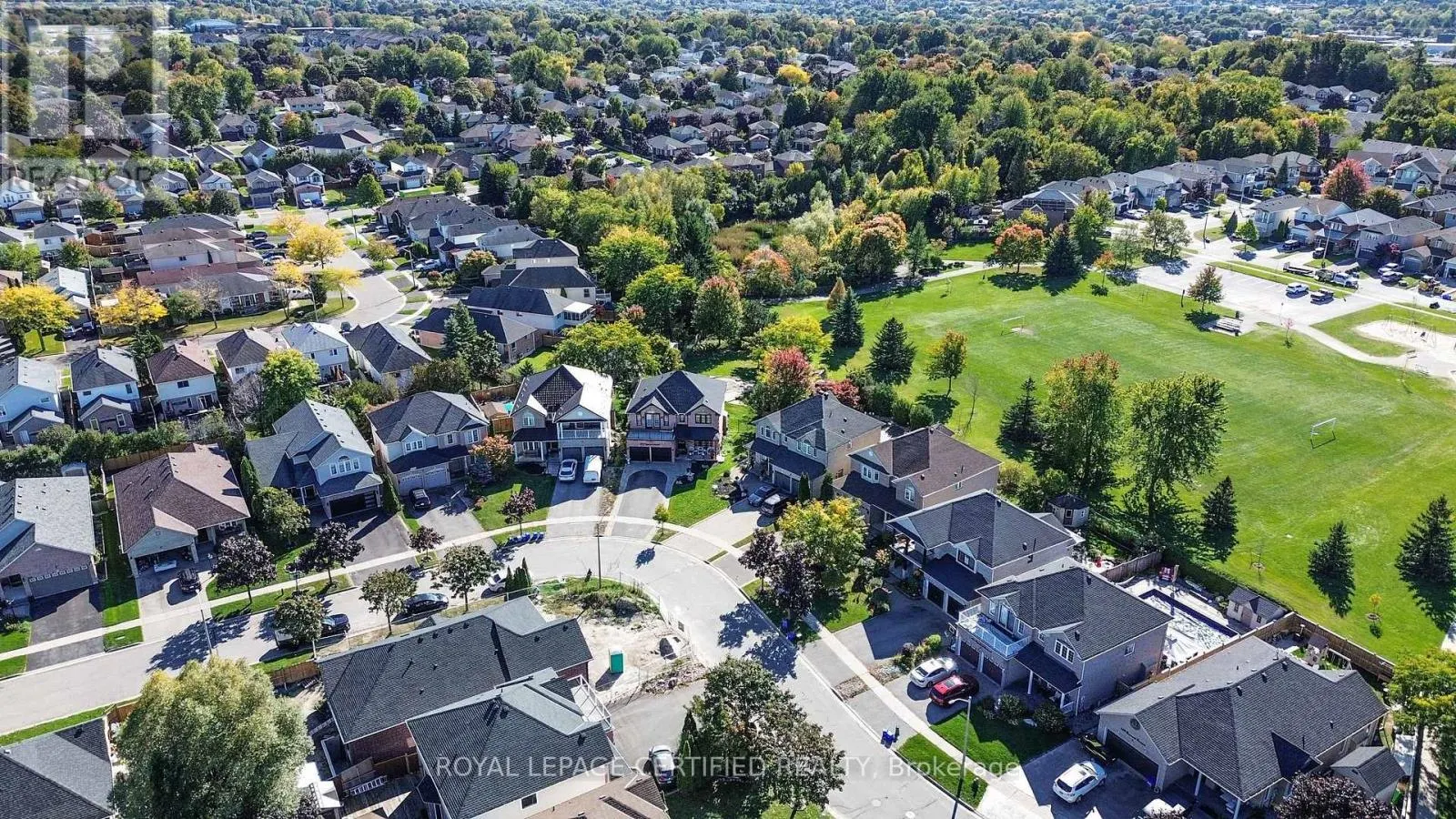 579 FAYWOOD CRESCENT