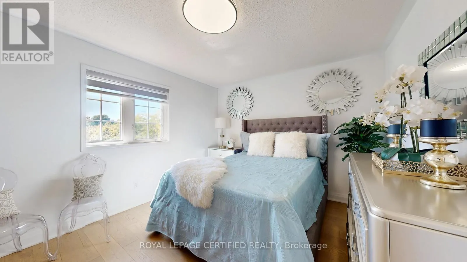 579 FAYWOOD CRESCENT