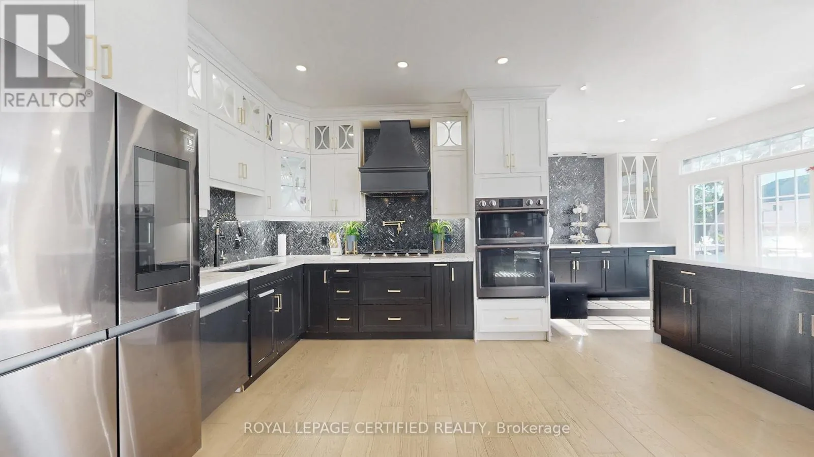 579 FAYWOOD CRESCENT