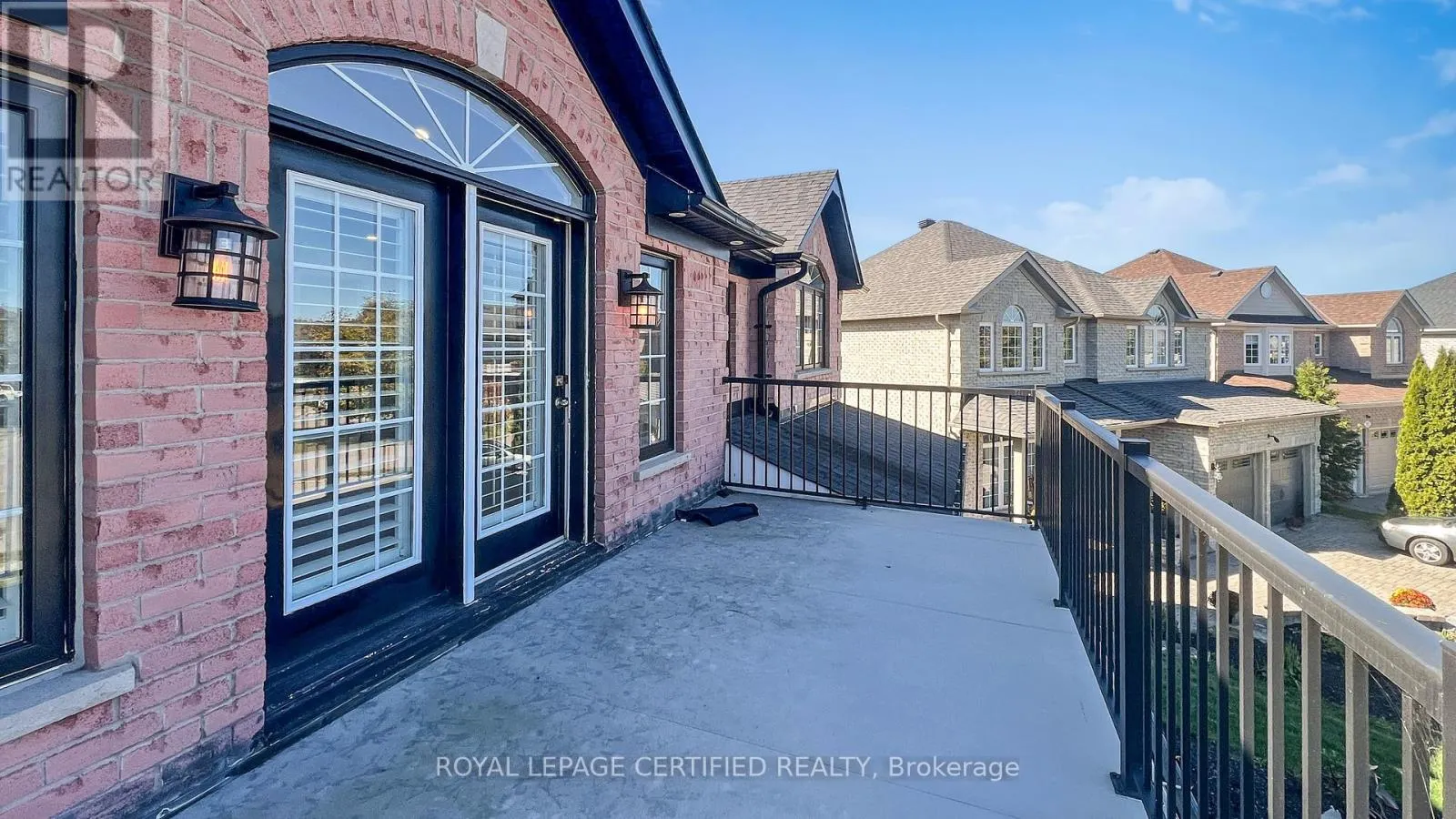 579 FAYWOOD CRESCENT