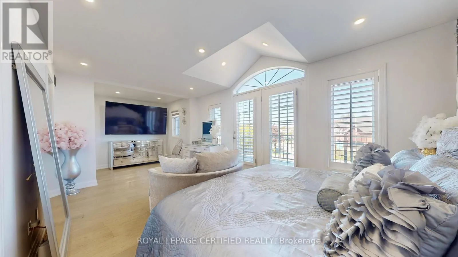 579 FAYWOOD CRESCENT