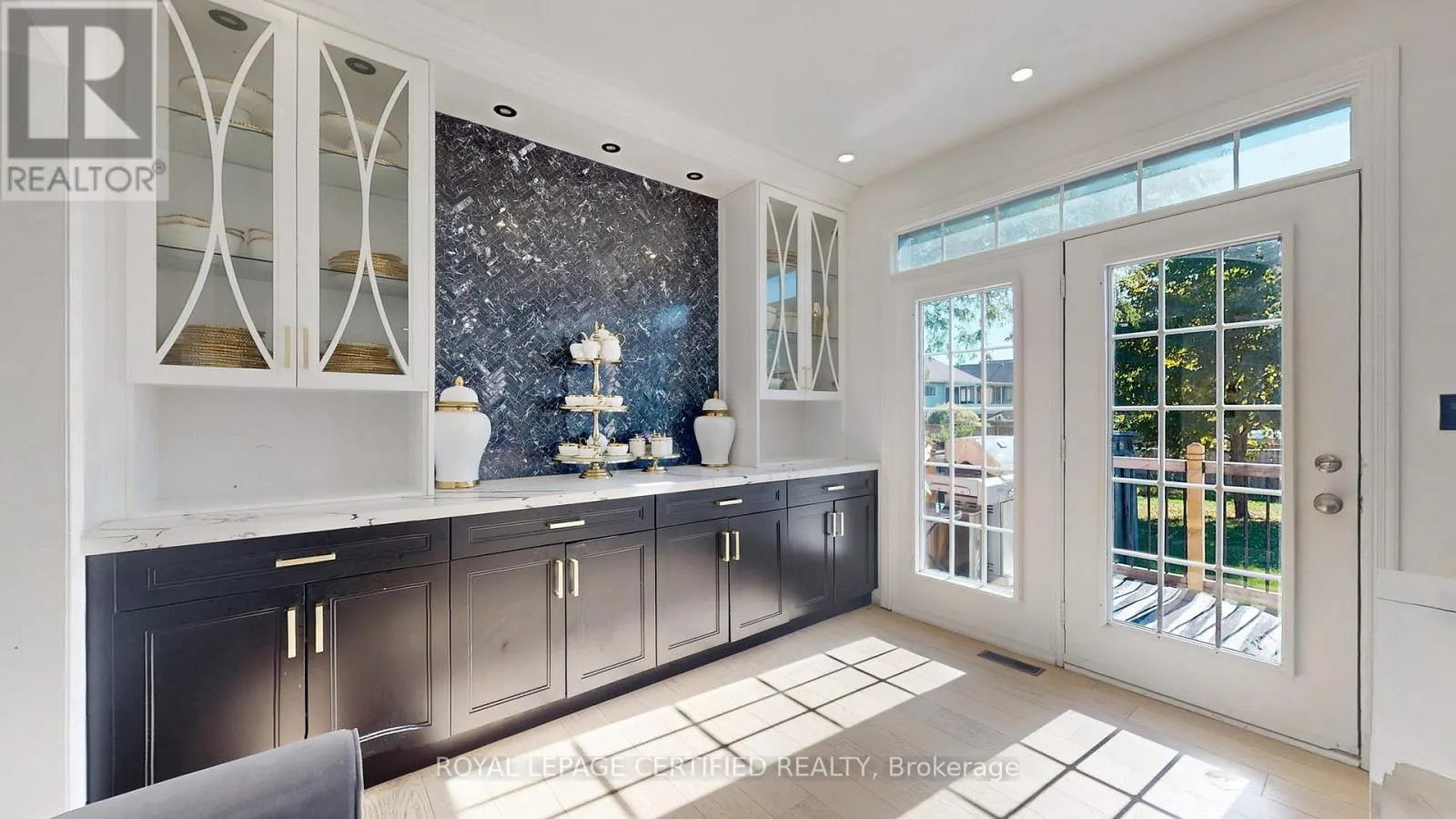 579 FAYWOOD CRESCENT