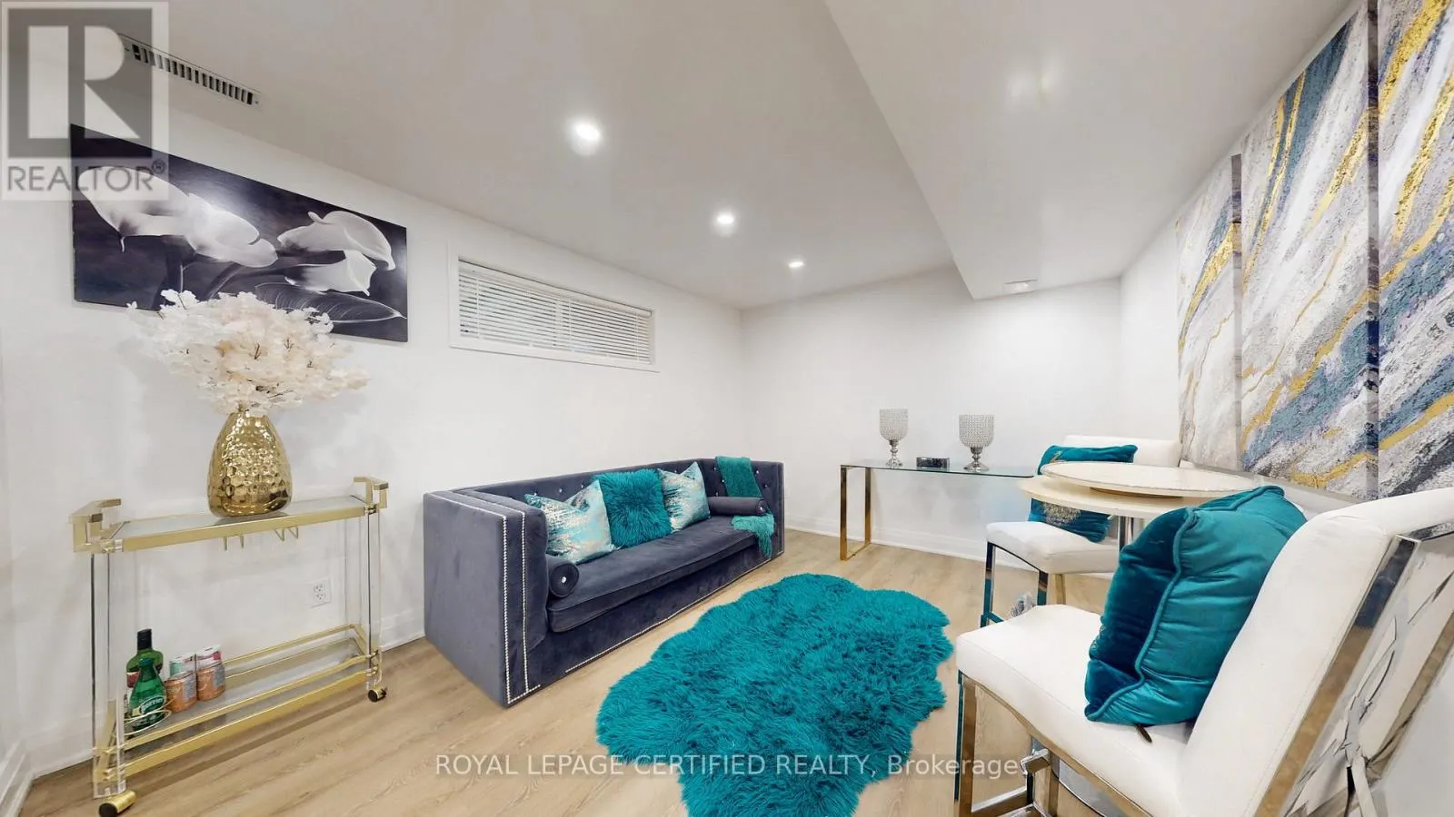 579 FAYWOOD CRESCENT