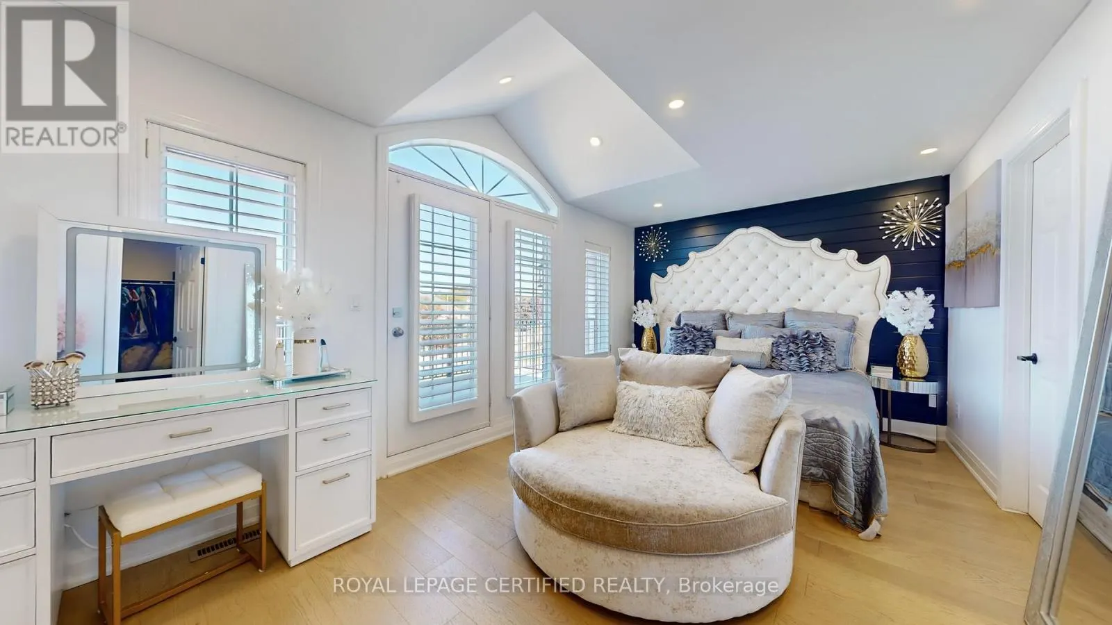 579 FAYWOOD CRESCENT