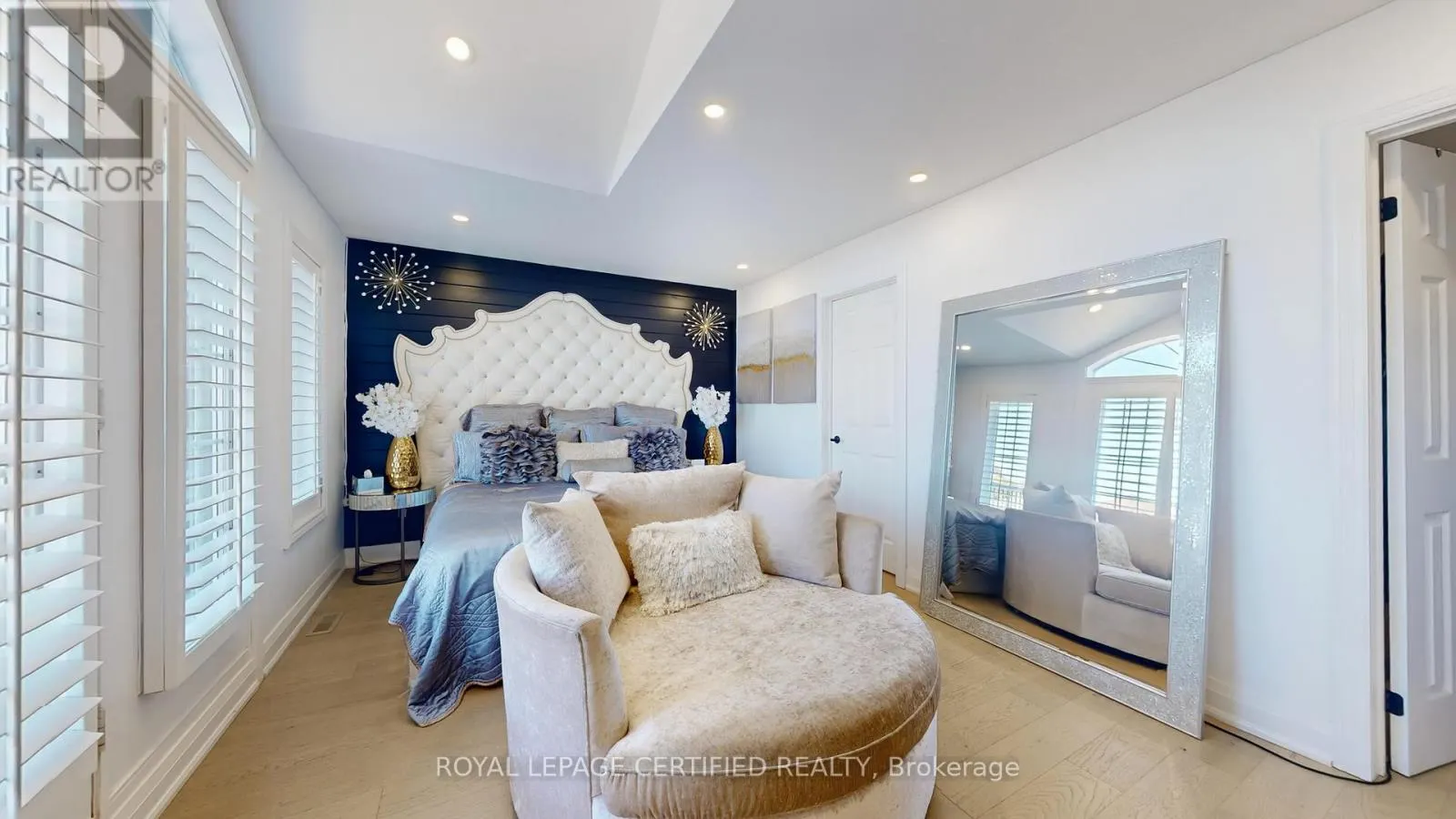 579 FAYWOOD CRESCENT