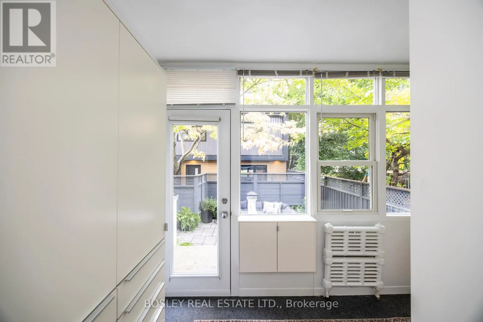 12 COLERIDGE AVENUE
