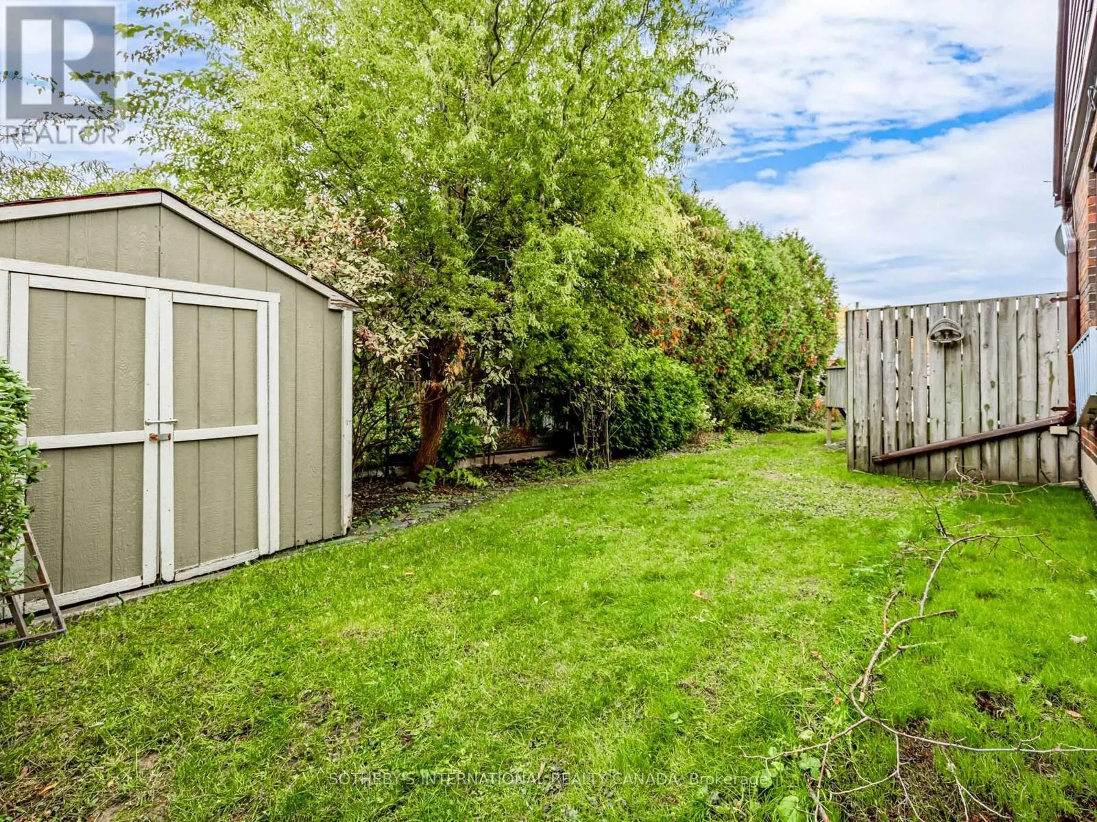 21 TRIPP CRESCENT