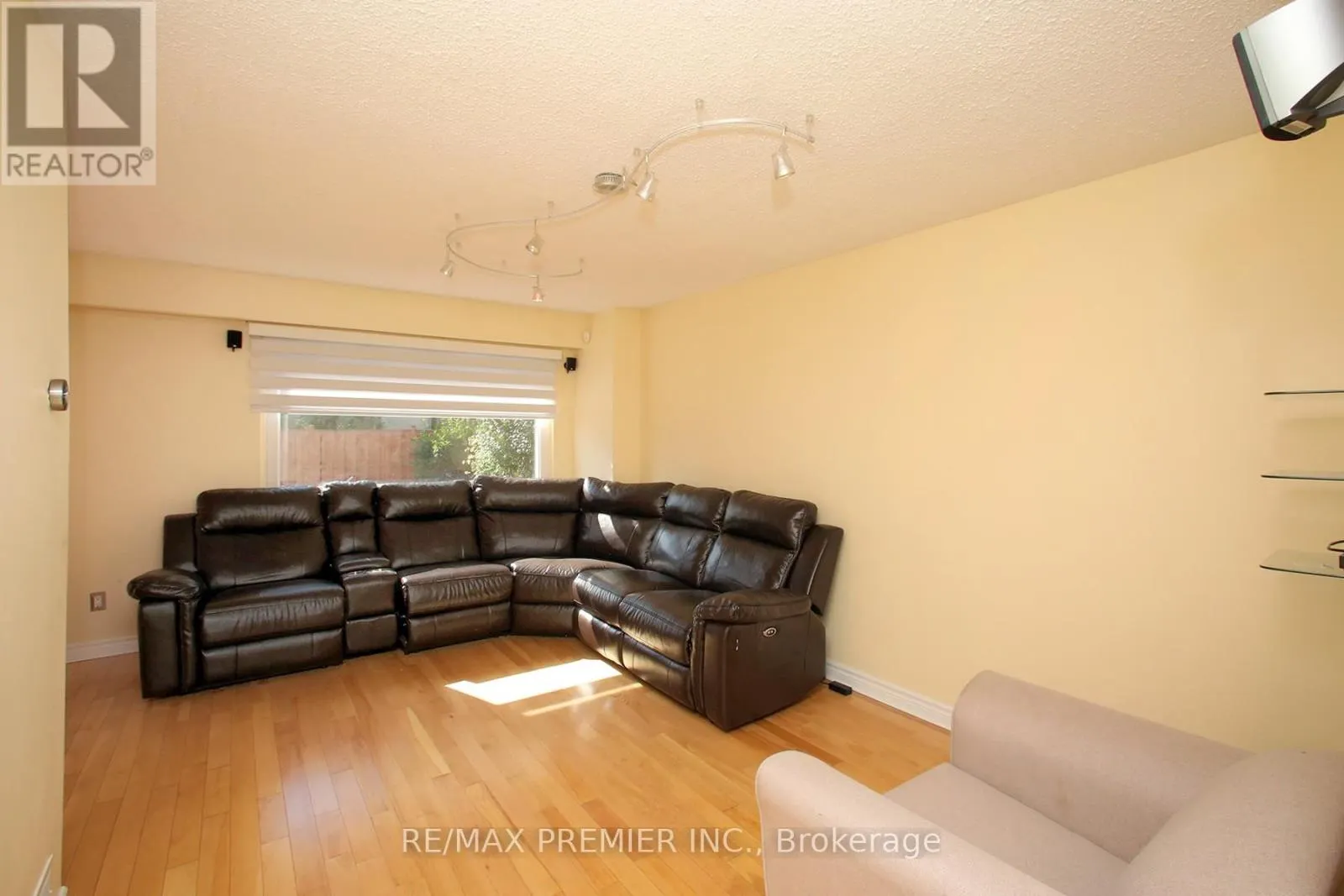 600 STONEBRIDGE LANE