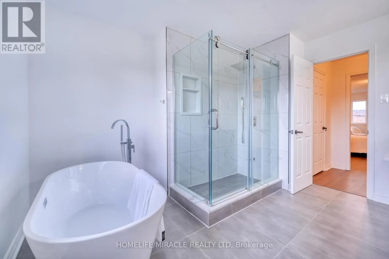 38 FALSTAFF CRESCENT