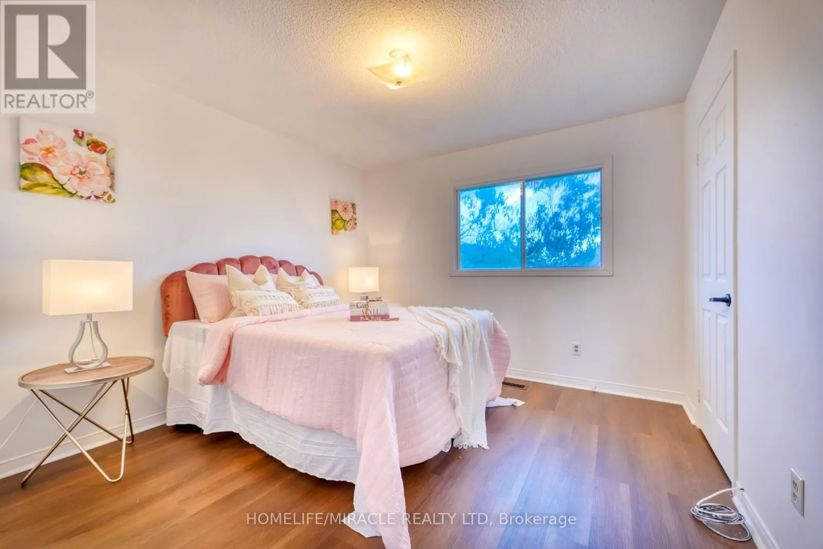 38 FALSTAFF CRESCENT