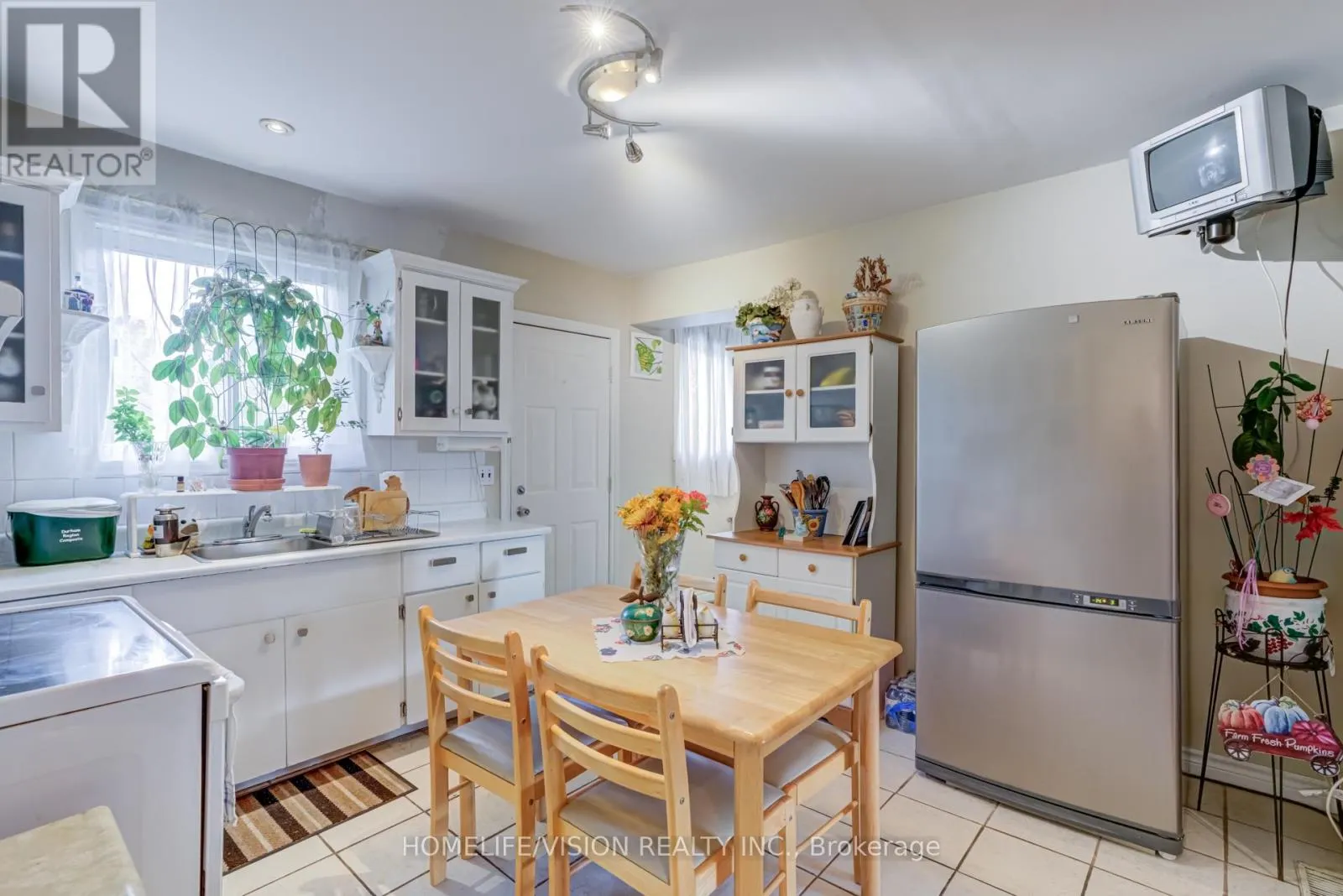 103 GLADSTONE AVENUE