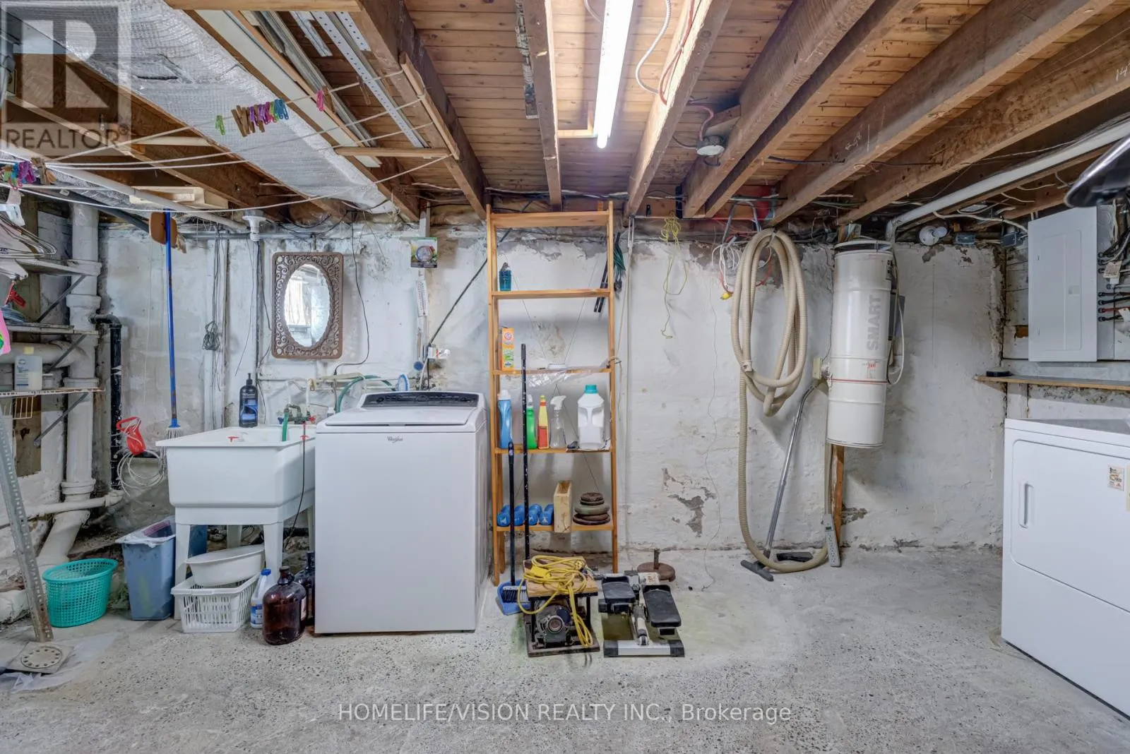 103 GLADSTONE AVENUE