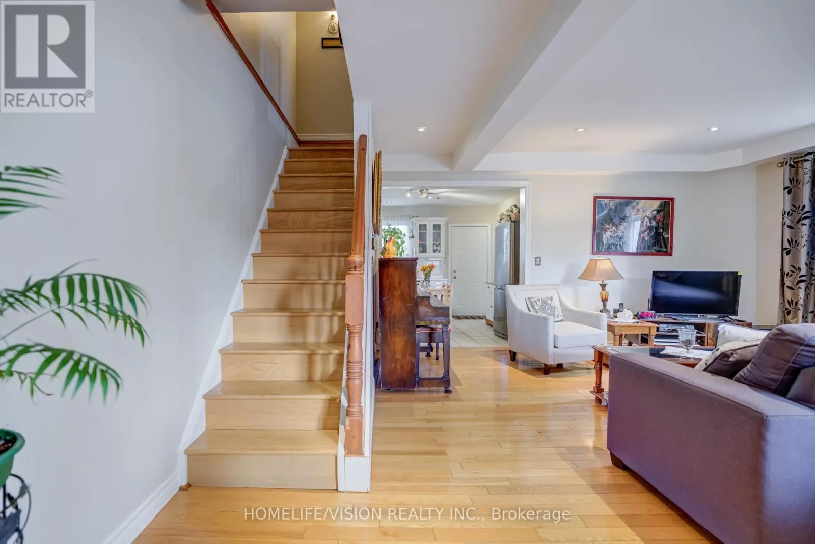 103 GLADSTONE AVENUE