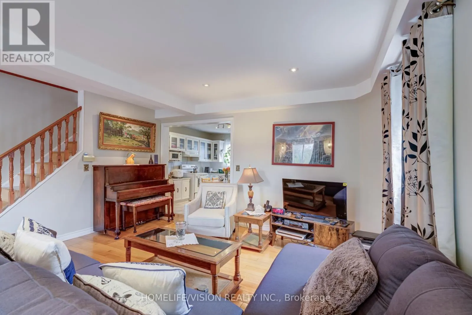 103 GLADSTONE AVENUE