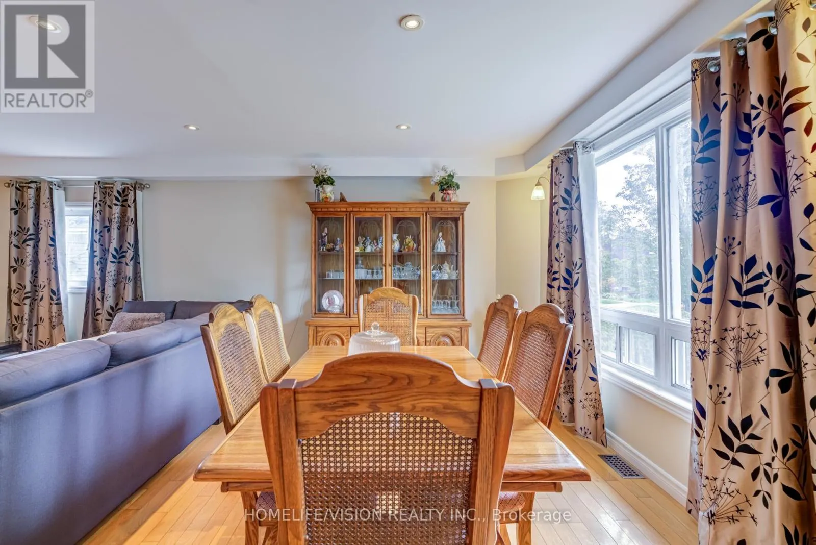 103 GLADSTONE AVENUE