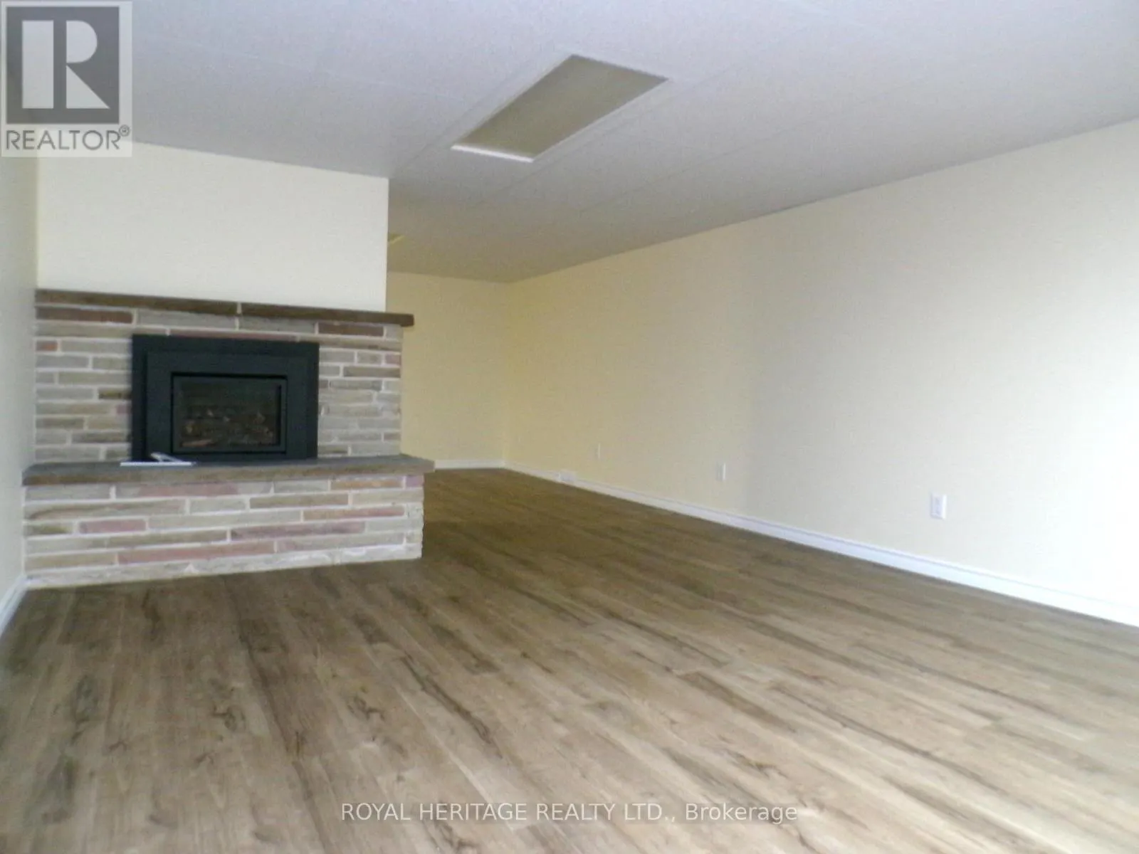 12 DARLINGTON BOULEVARD