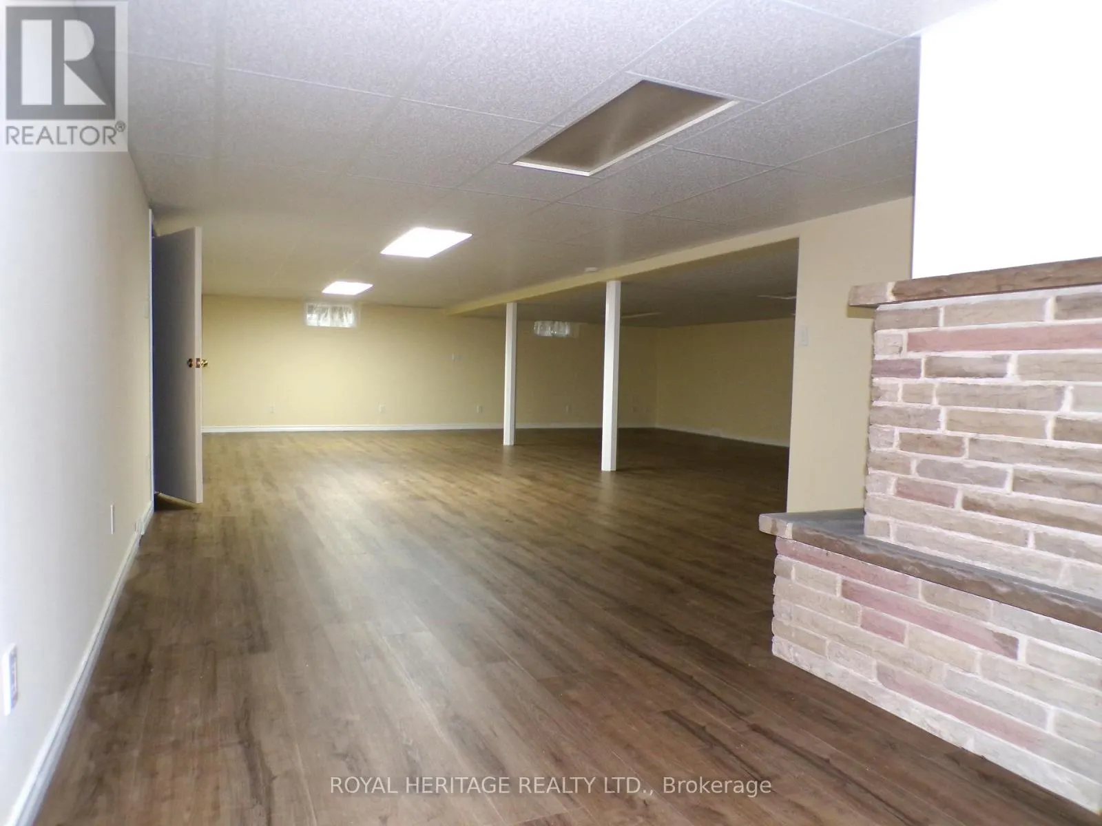 12 DARLINGTON BOULEVARD