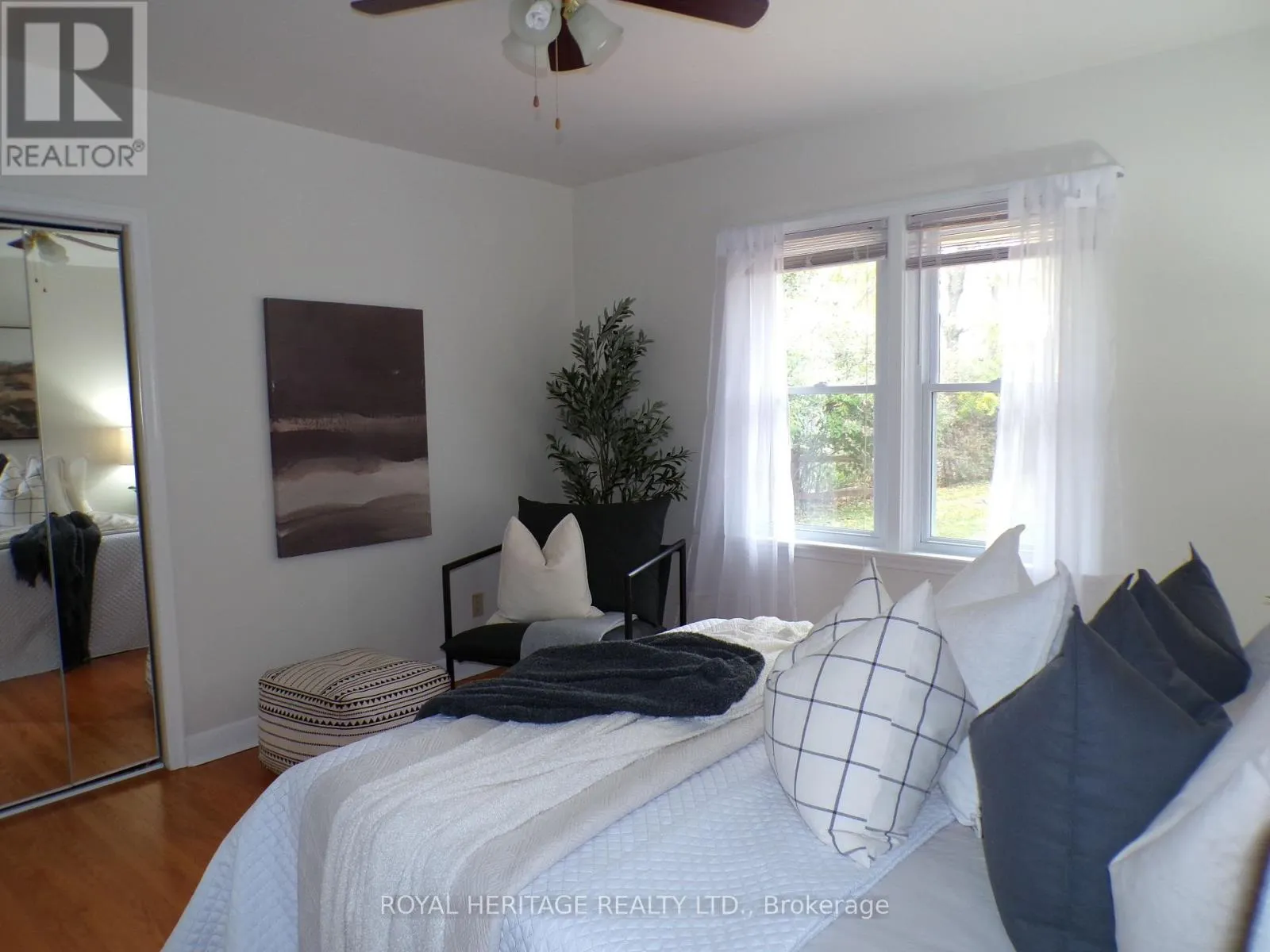 12 DARLINGTON BOULEVARD