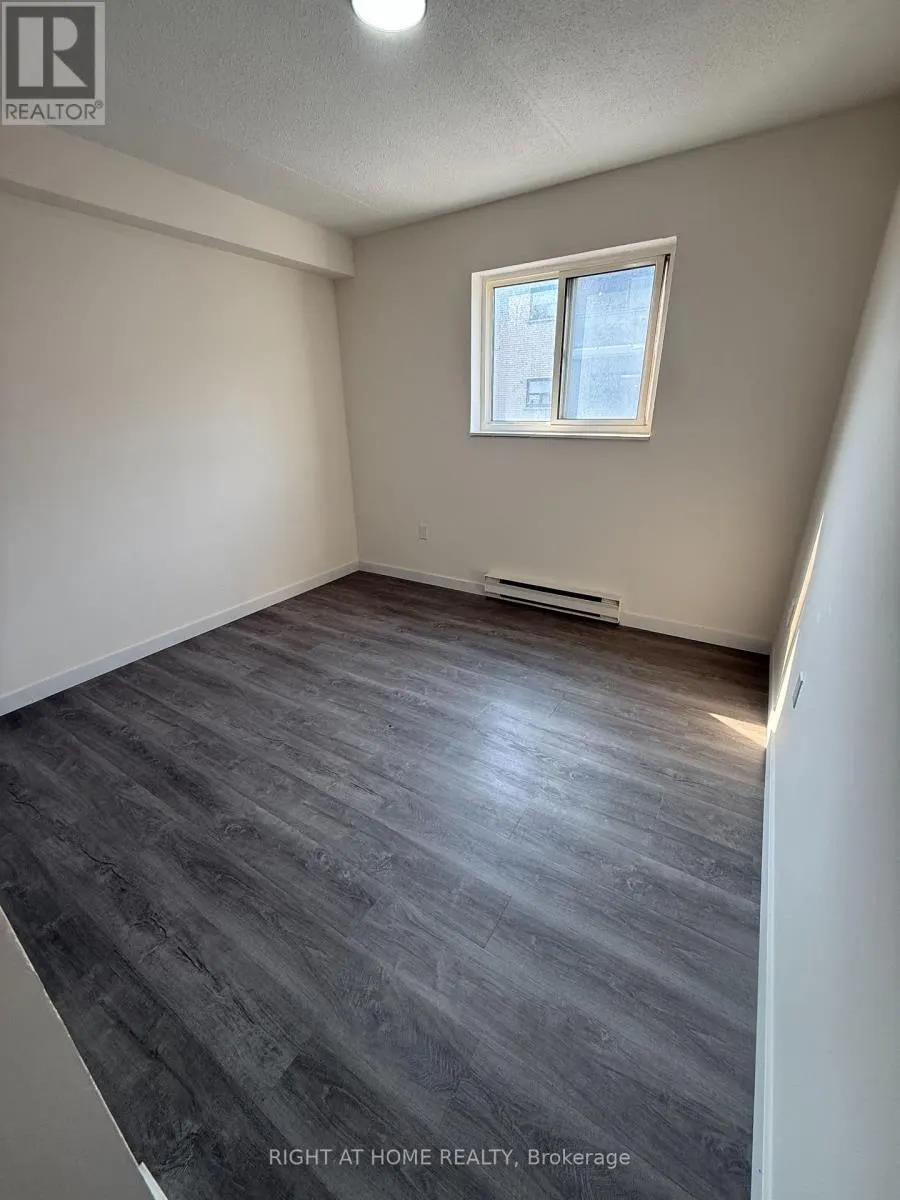 207 - 555 OXFORD STREET