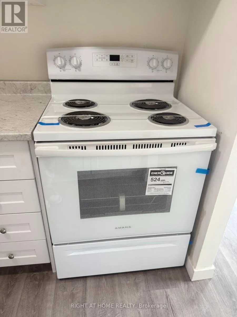 207 - 555 OXFORD STREET