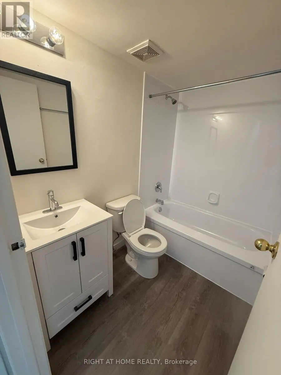 207 - 555 OXFORD STREET