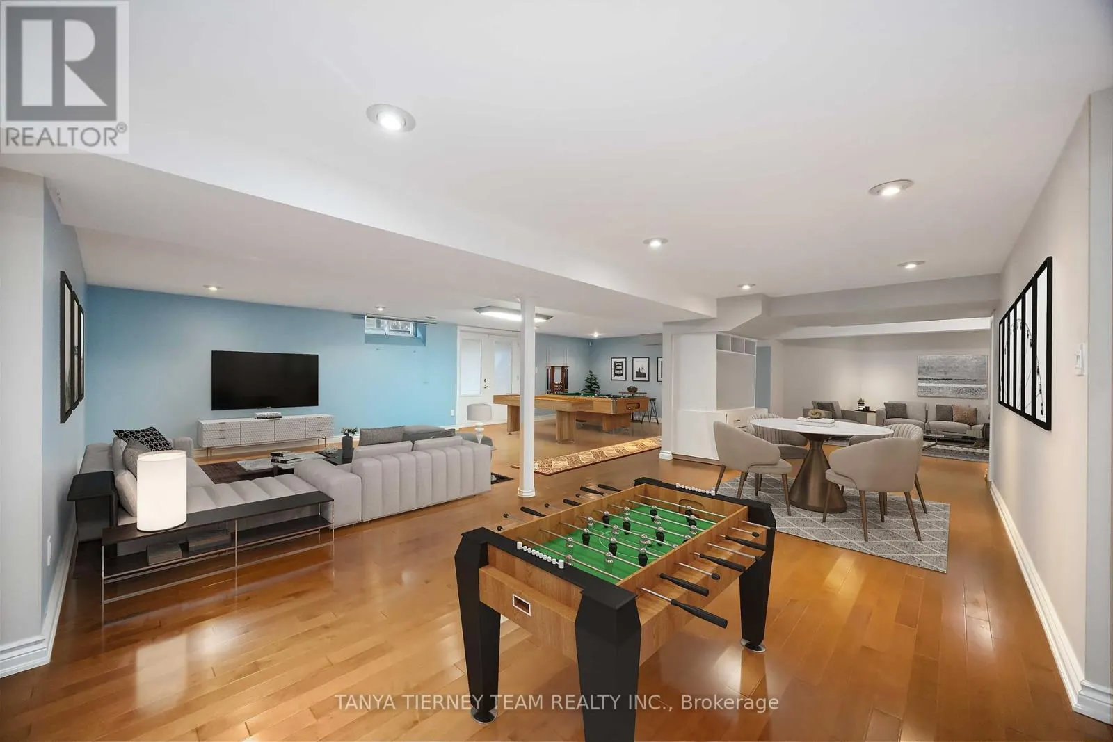 6 LYNDHURST CRESCENT