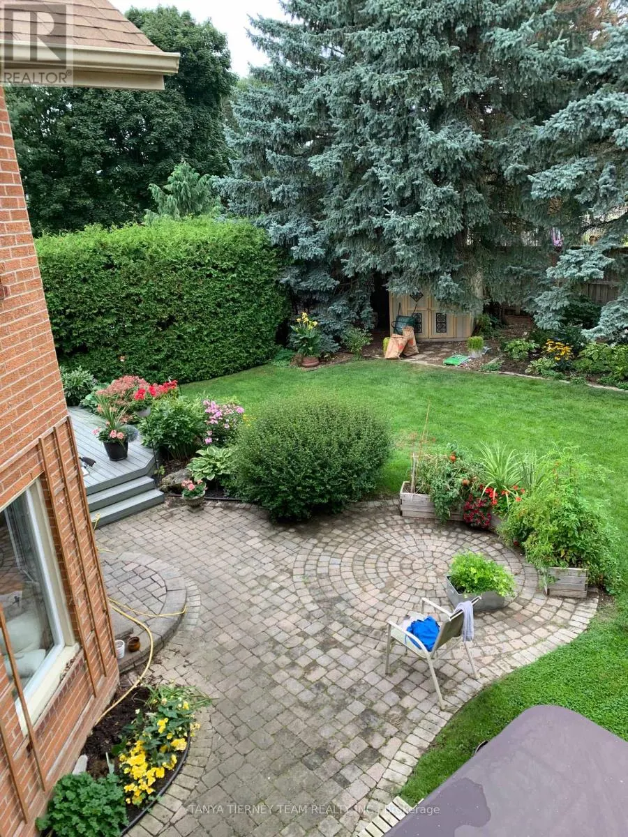 6 LYNDHURST CRESCENT