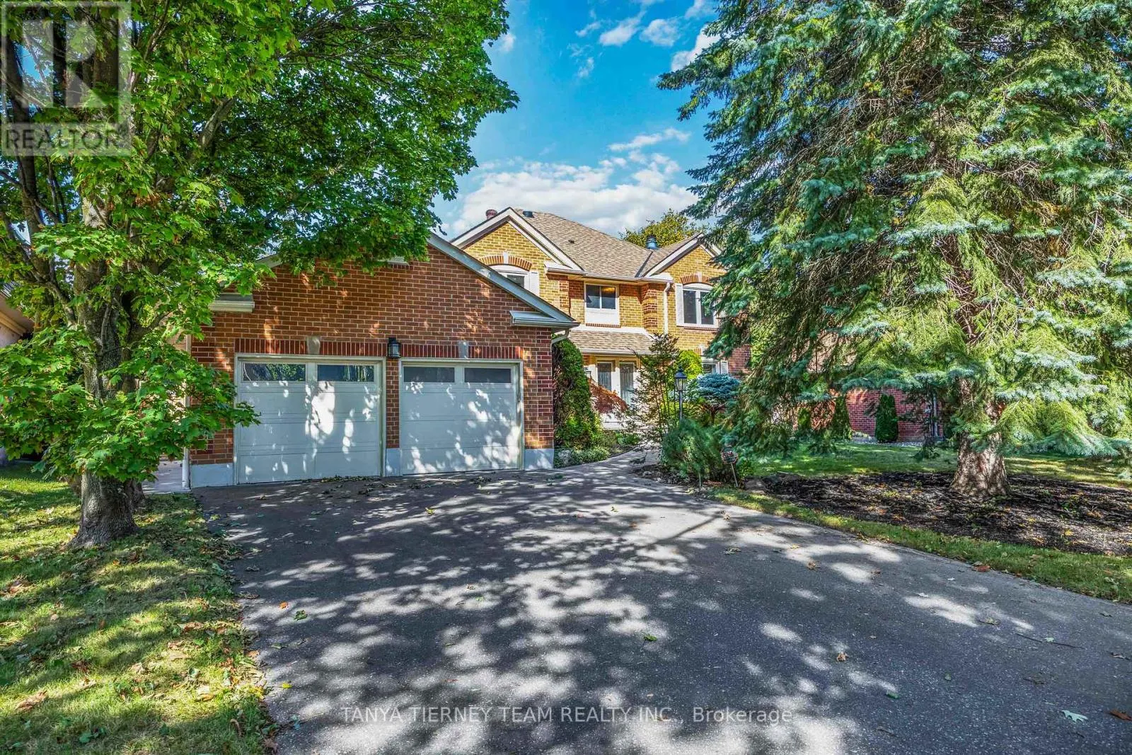 6 LYNDHURST CRESCENT