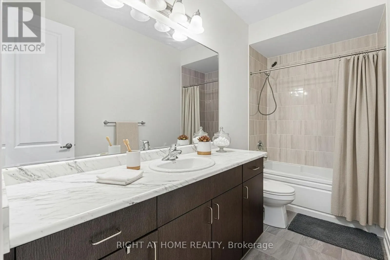 17 KILMARNOCK CRESCENT